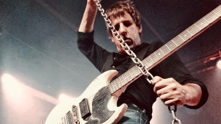 Dion Lunadon - Distroville