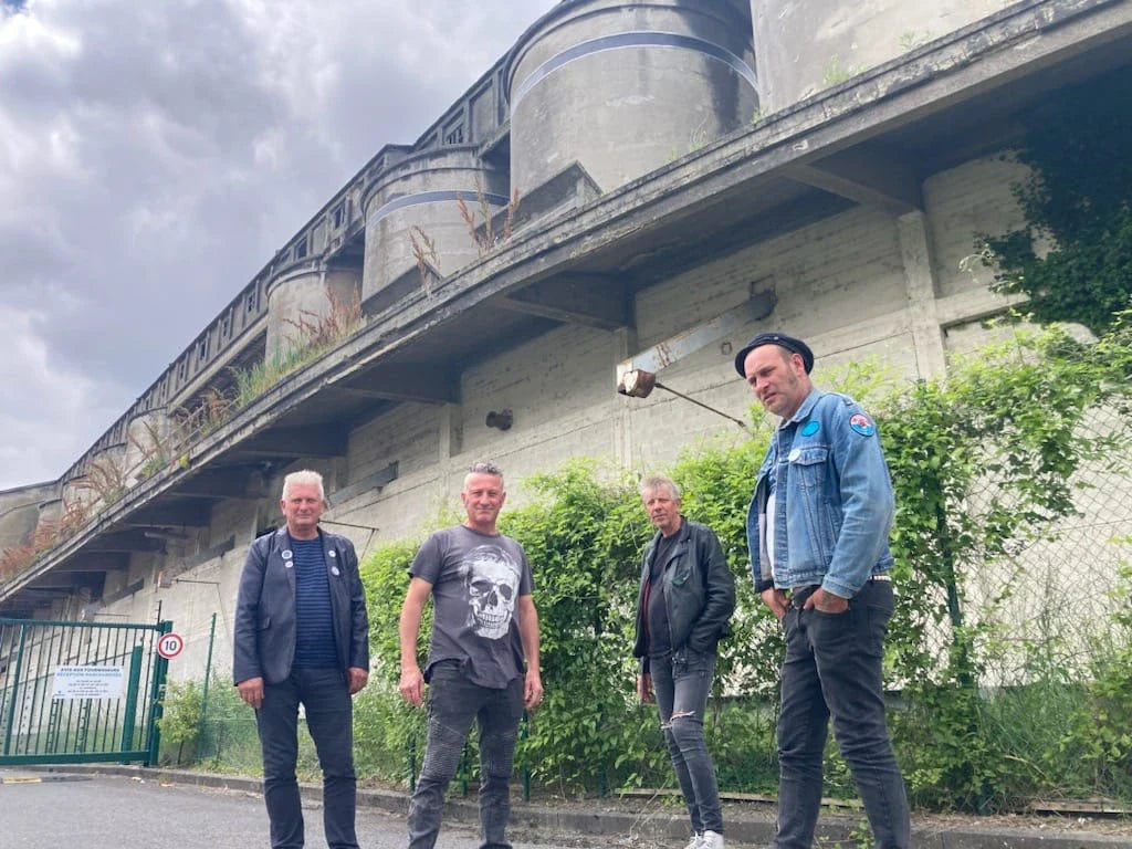 Thee Gunlocks - Distroville